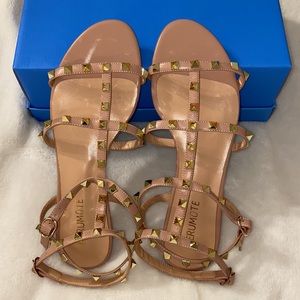 NWOT Rockstud Gladiator Sandals